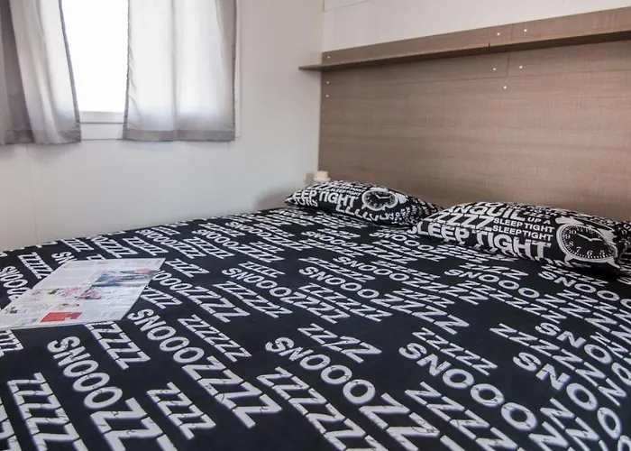 בית נופש Mobile Frangipani 2 *