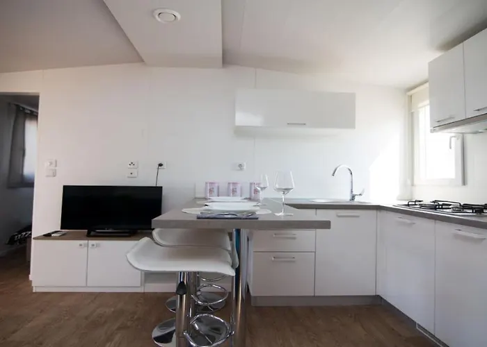 Mobile Frangipani 2 ביוגראד נה מורו