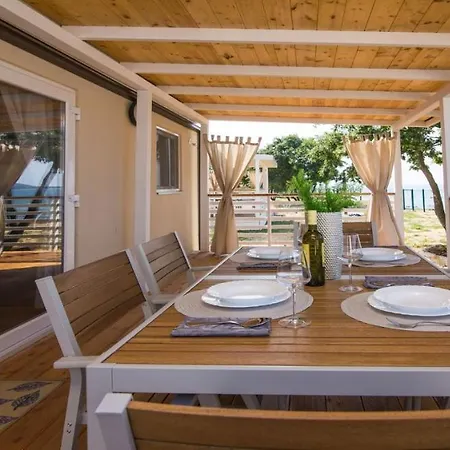 Mobile Frangipani 2 بيت للعطل *