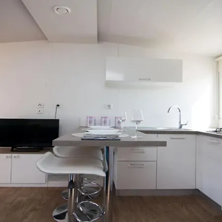 Mobile Frangipani 2 Biograd na Moru